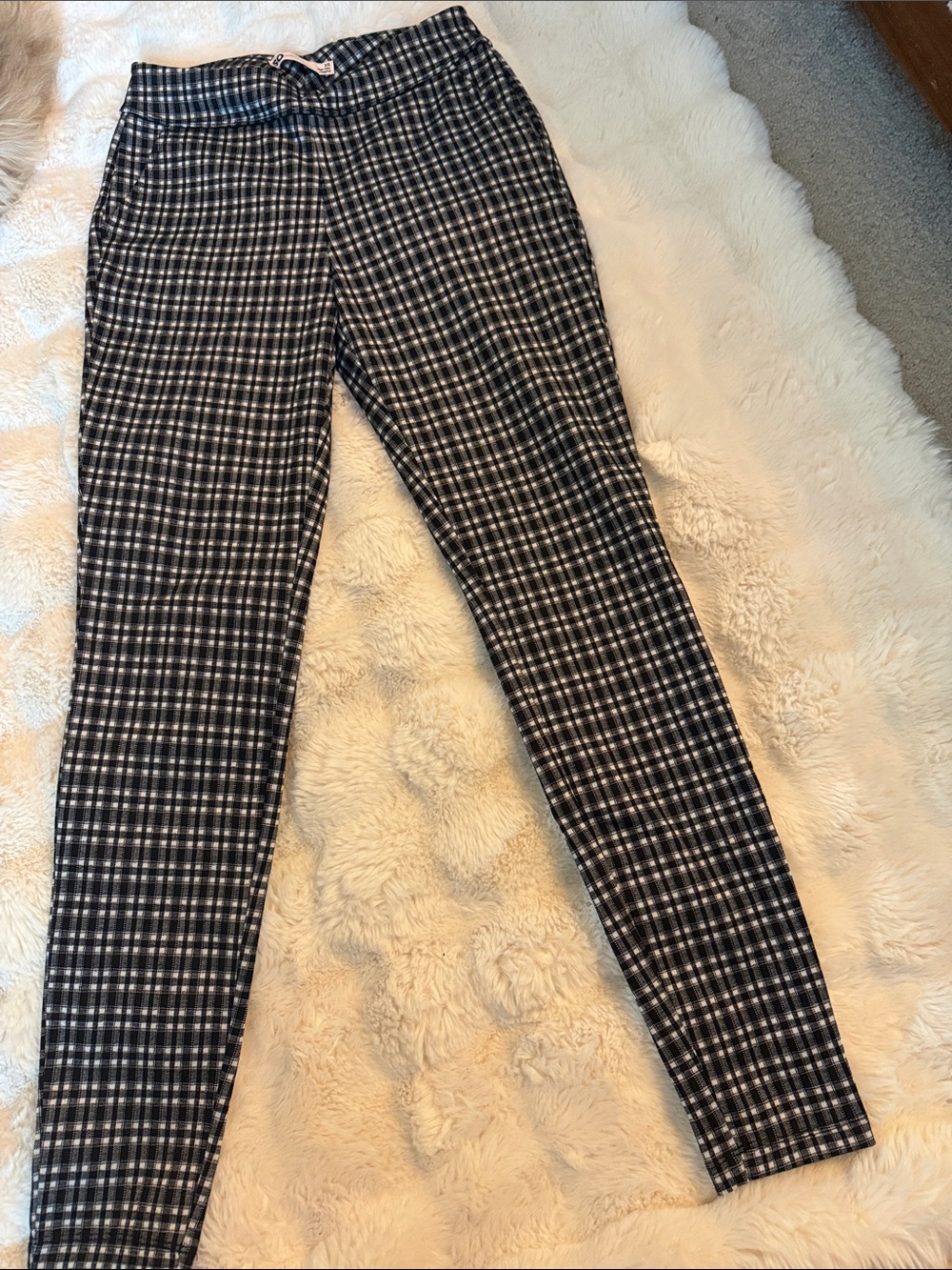 SO Black & White Plaid Knit Leggings
